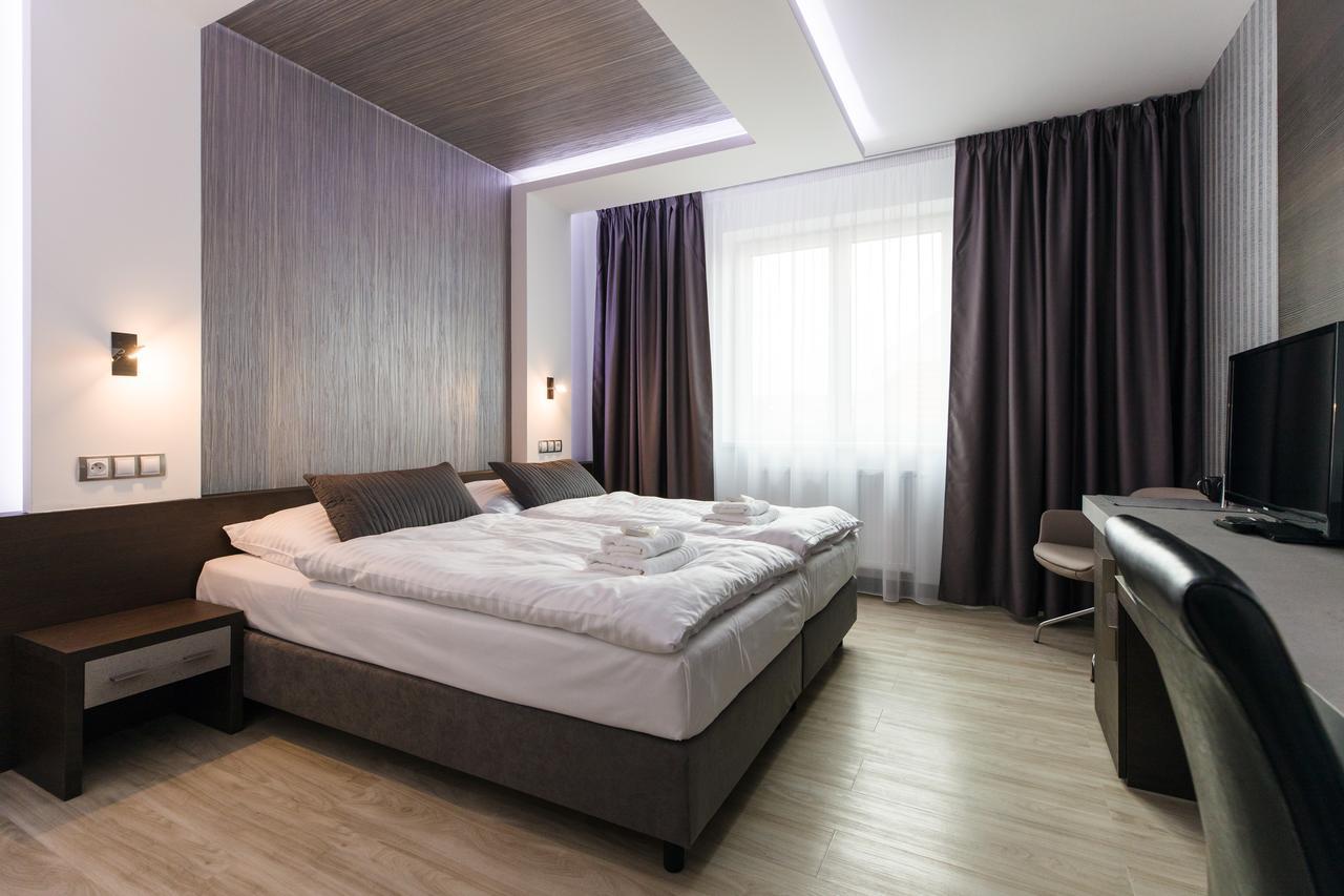Modřice Hotel U Kostela מראה חיצוני תמונה