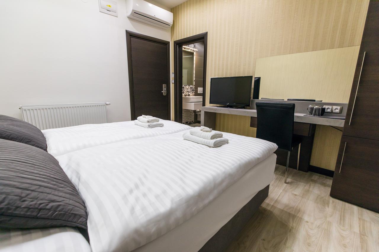 Modřice Hotel U Kostela מראה חיצוני תמונה
