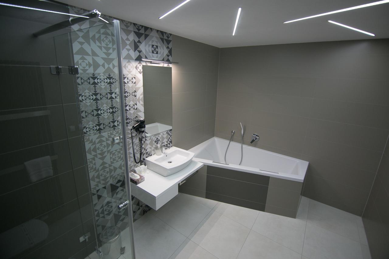 Modřice Hotel U Kostela מראה חיצוני תמונה