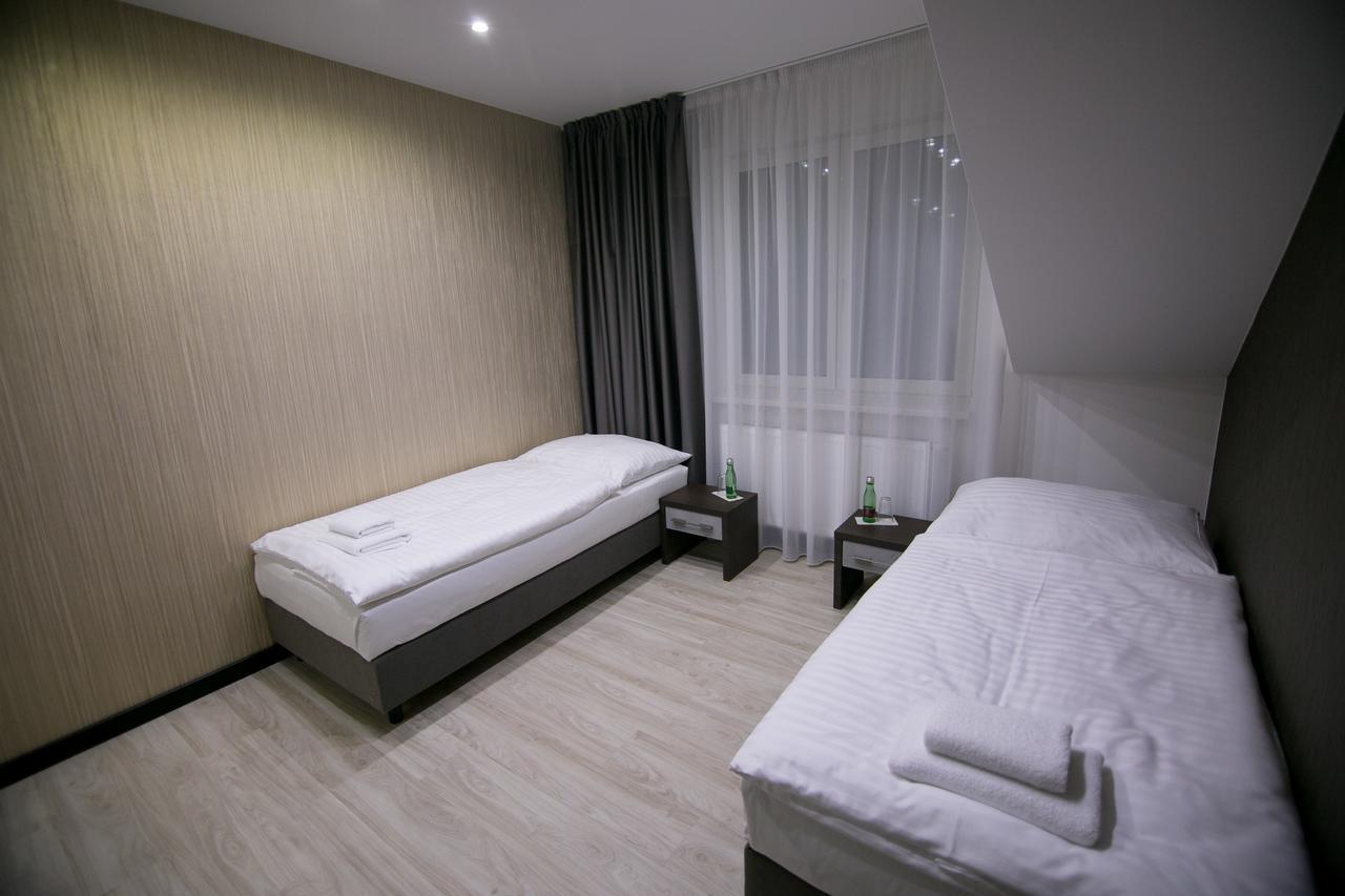 Modřice Hotel U Kostela מראה חיצוני תמונה