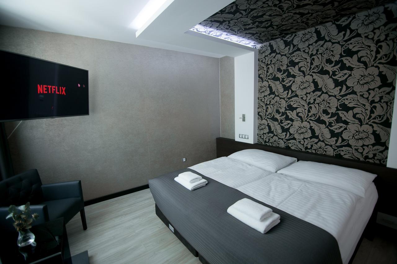 Modřice Hotel U Kostela מראה חיצוני תמונה