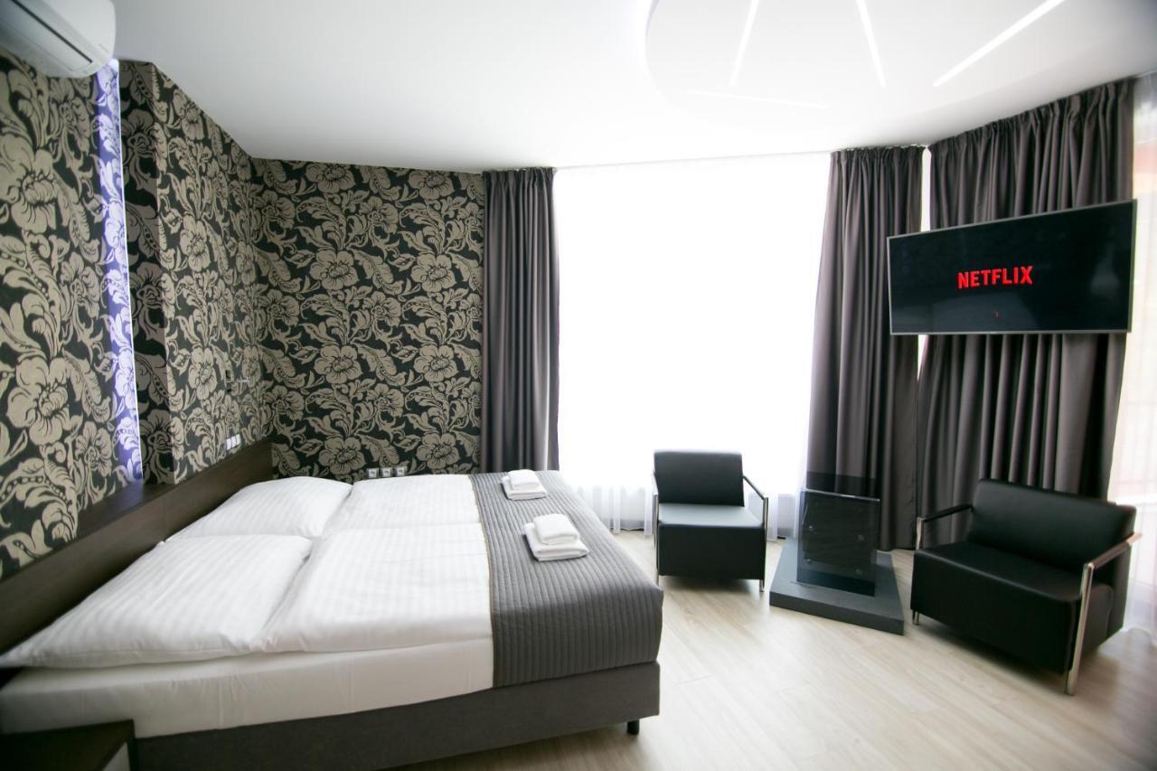 Modřice Hotel U Kostela מראה חיצוני תמונה